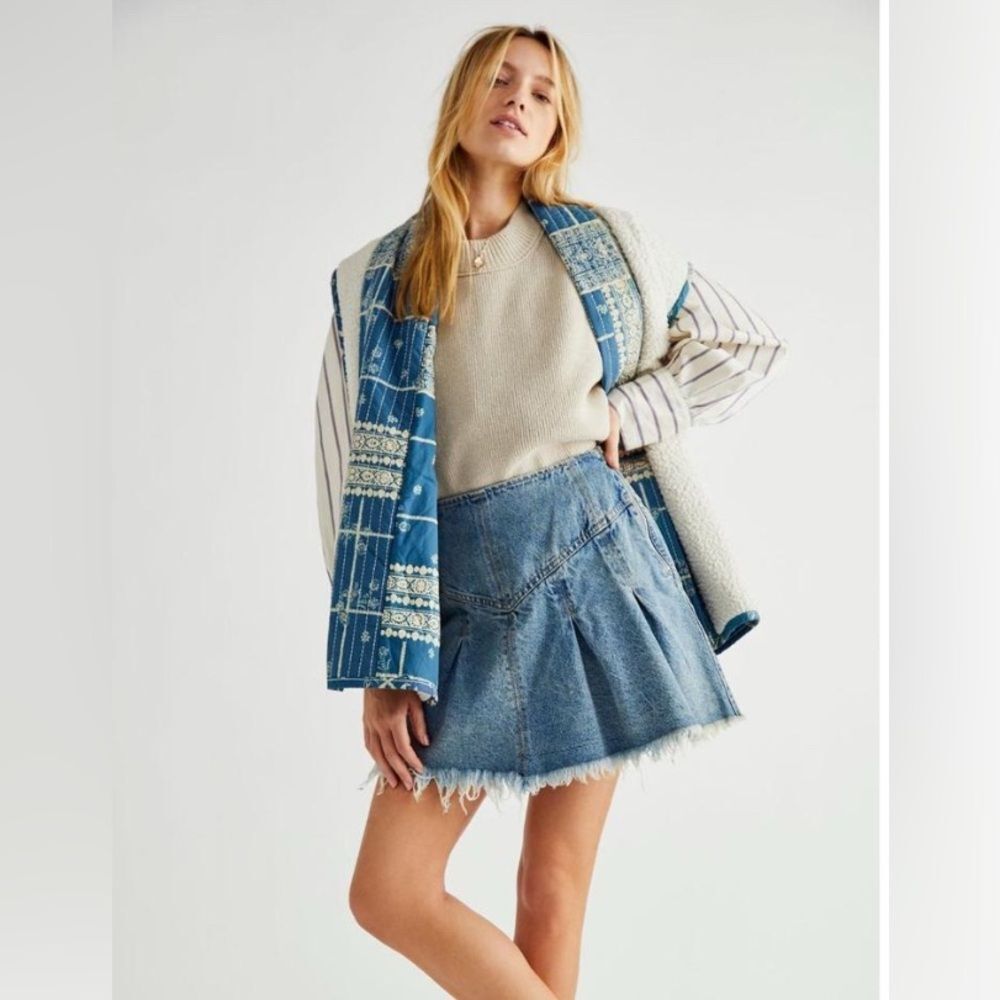 We the Free Pleated Denim Skirt Size 0 Academia Preppy
